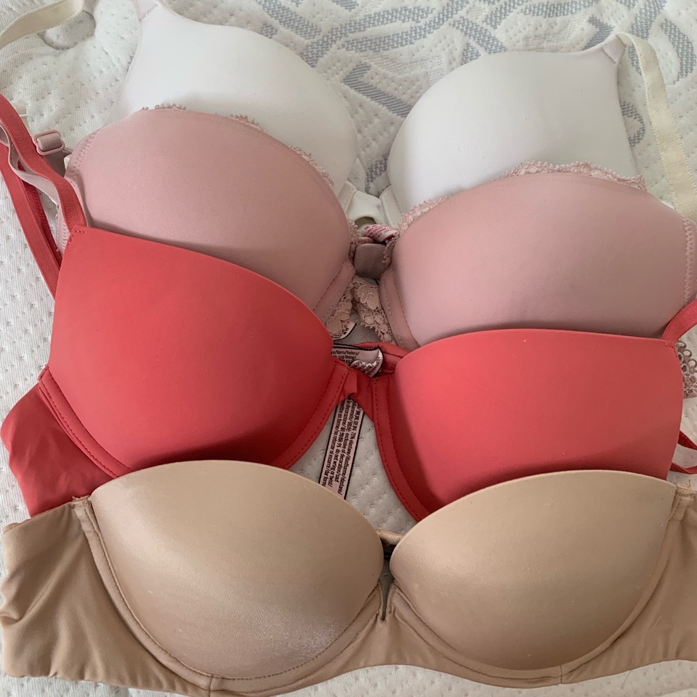4 VS padded bras